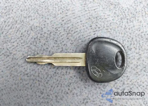 2001 Hyundai Elantra Gls z USA, uszkodzony, nr VIN KMHDN45D01U150315